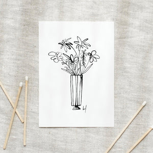 Postkarte -  B/W Flower Vase
