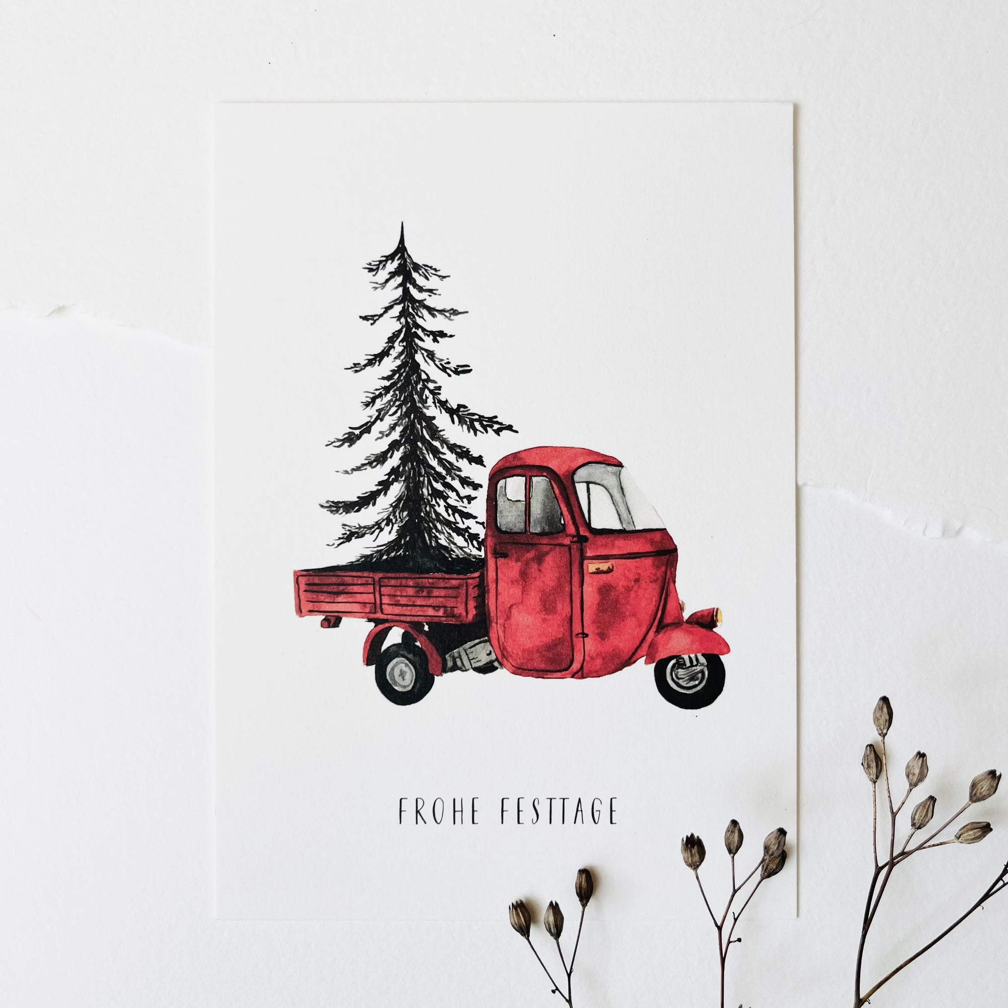 Postkarte - Red Christmas Vehicle Postkarte Leo la Douce 